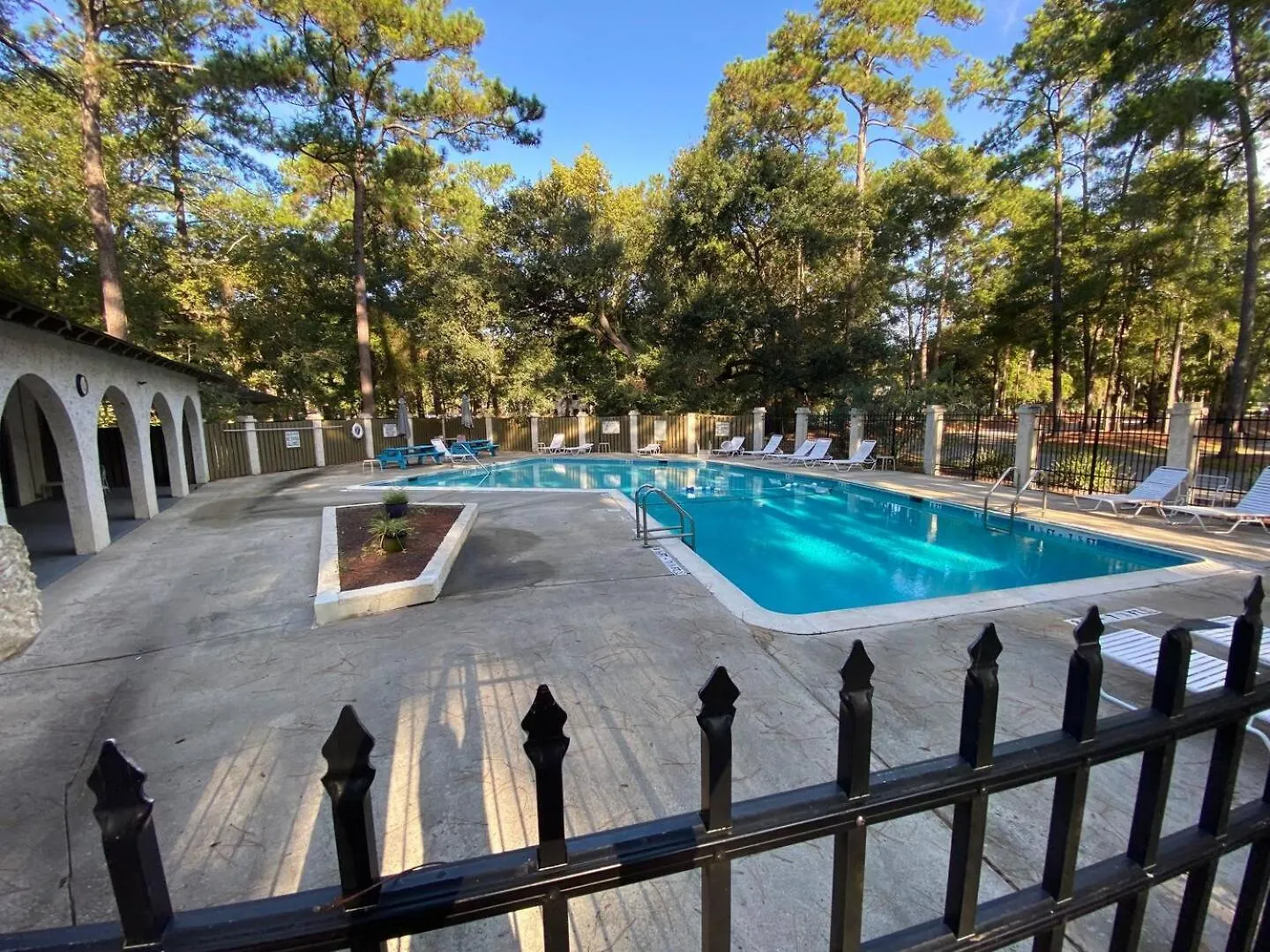 #81 Beautiful Large 2 Assigned Parking Pool Pet Friendly Near All Hilton Head Island