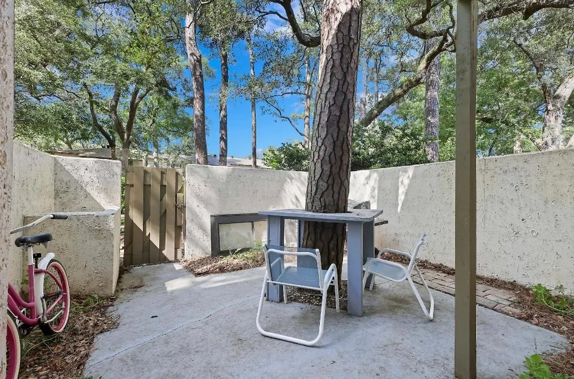 #81 Beautiful Large 2 Assigned Parking Pool Pet Friendly Near All Hilton Head Island Apartment